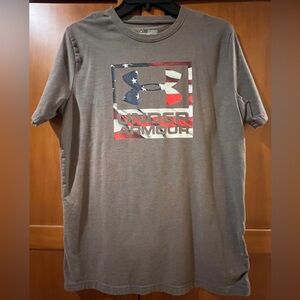 UNDER ARMOUR TSHIRT
SIZE YOUTH LARGE
EXCELLENT CONDITION